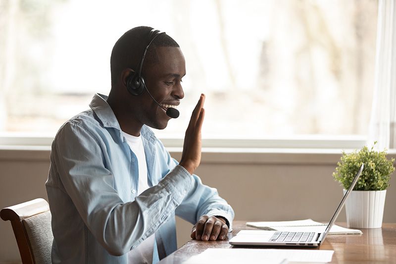 Man starts lessons online